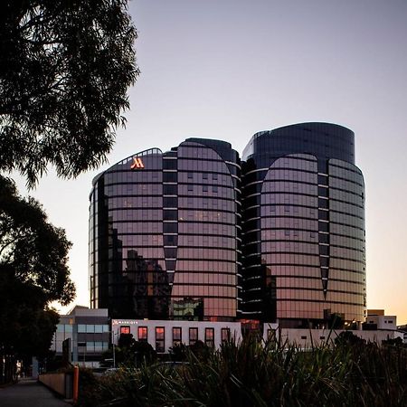 Melbourne Marriott Hotel Docklands Ngoại thất bức ảnh The Marriott Melbourne Docklands