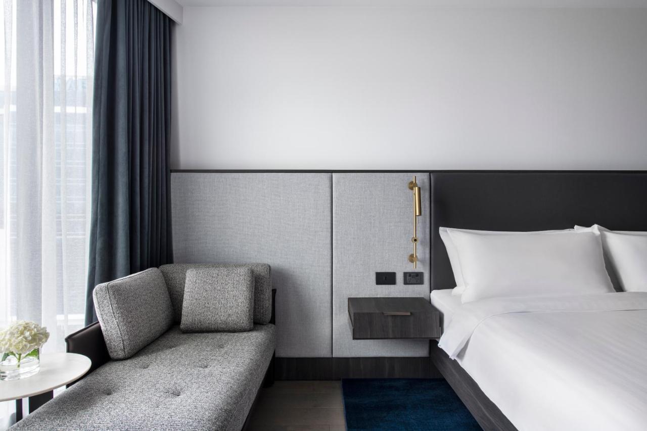 Melbourne Marriott Hotel Docklands Ngoại thất bức ảnh Deluxe Room