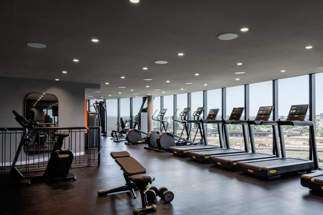 Melbourne Marriott Hotel Docklands Ngoại thất bức ảnh The gym at the 2018-opened hotel