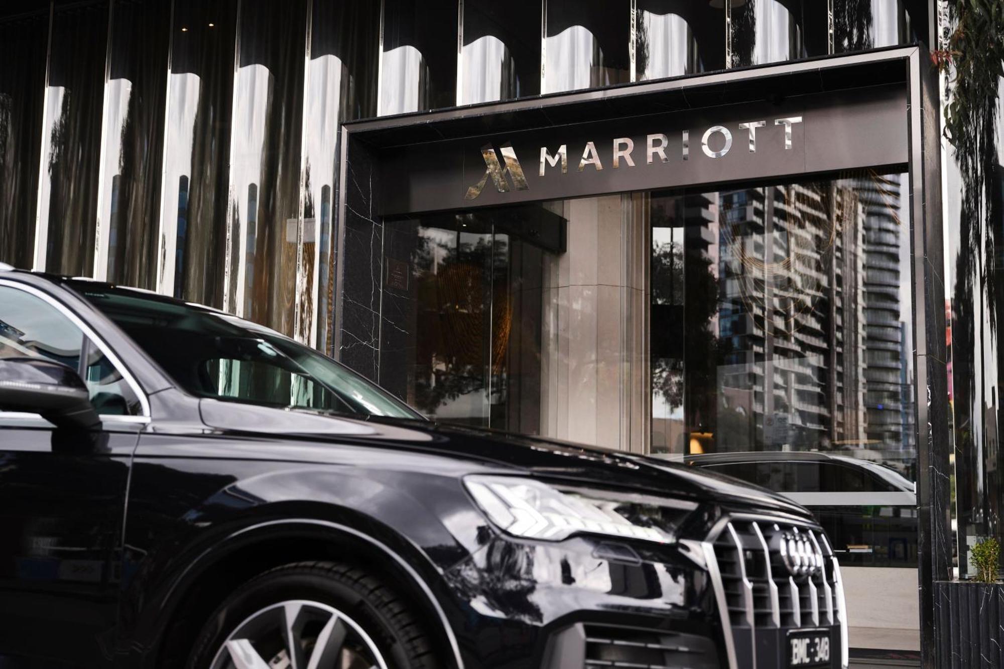 Melbourne Marriott Hotel Docklands Ngoại thất bức ảnh Marriott's Hotel in London