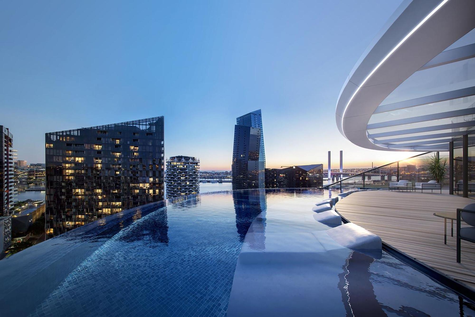 Melbourne Marriott Hotel Docklands Ngoại thất bức ảnh Skyline pool