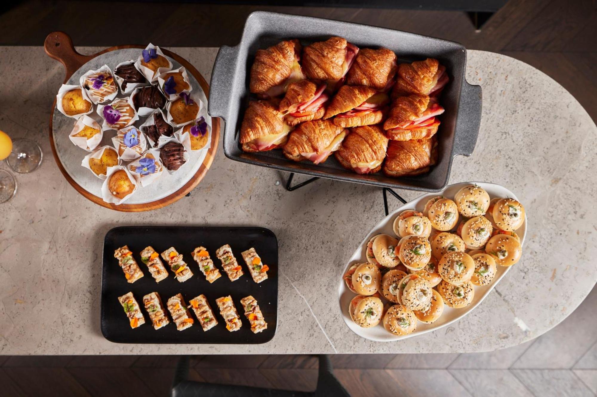Melbourne Marriott Hotel Docklands Ngoại thất bức ảnh A selection of finger food