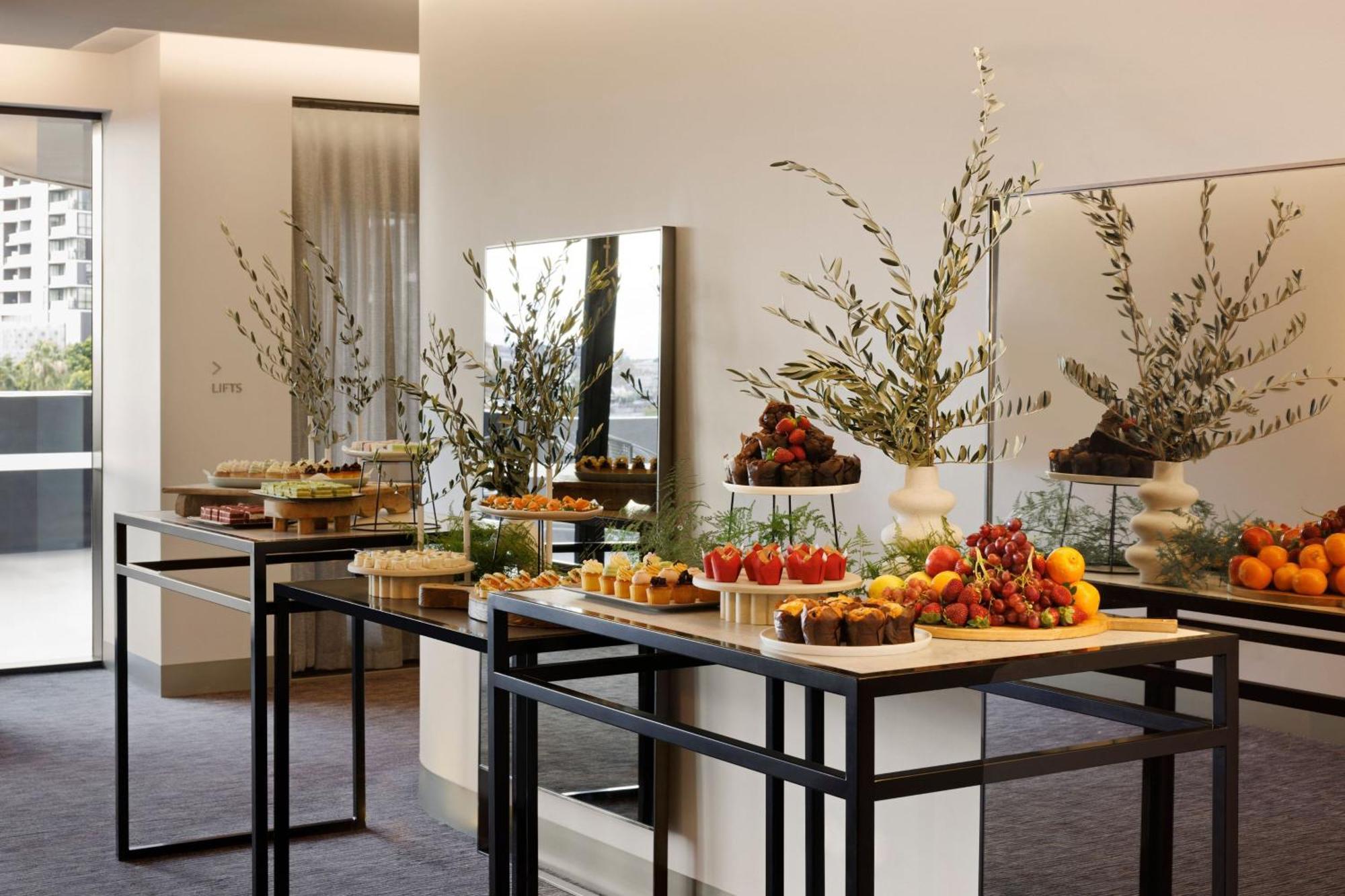 Melbourne Marriott Hotel Docklands Ngoại thất bức ảnh A buffet at a hotel